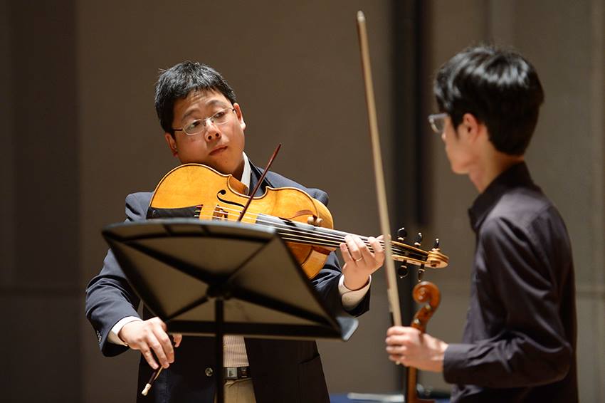 Koji Otsuki violoncello da spalla Badiarov